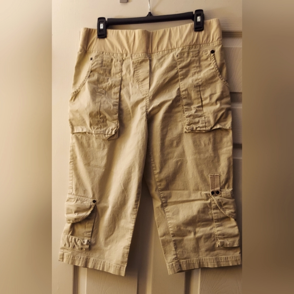 Maternity cargo capris size L (8/10)